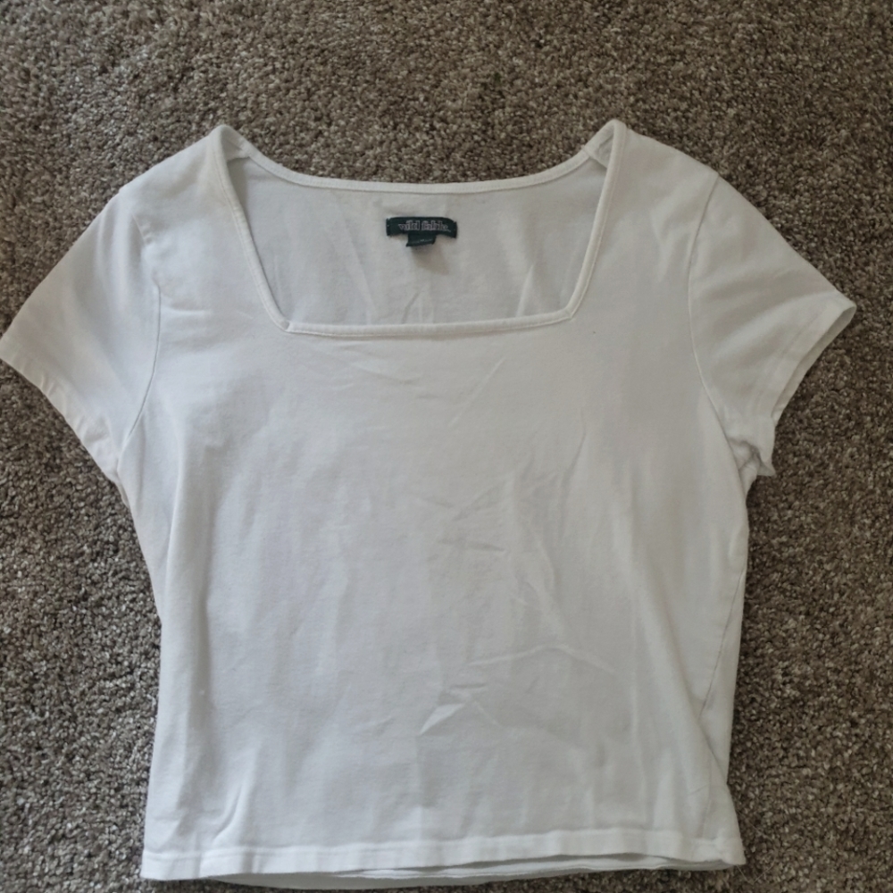 Square neck cropped tee
